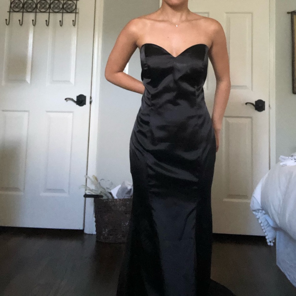 Black sweetheart strapless gown